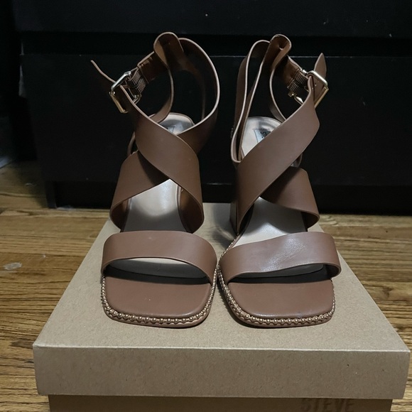 Steve Madden brown heels - Picture 4 of 4